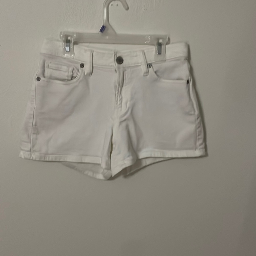 Cute white shorts